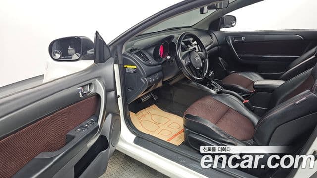 Kia Forte купе Prestige, 2013 10