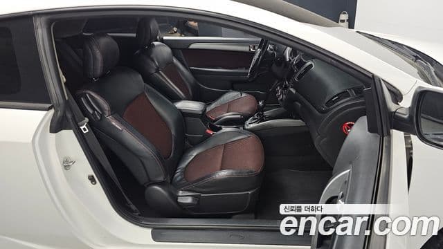 Kia Forte купе Prestige, 2013 11