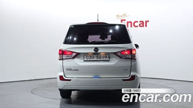 KG모빌리티(SsangYong) Korando 투리스모 2WD LT 9인승, 2014 4