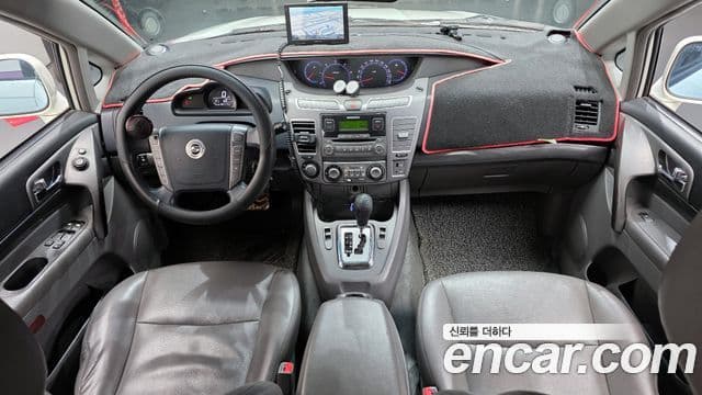 KG모빌리티(SsangYong) Korando 투리스모 2WD LT 9인승, 2014 7