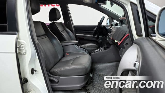 KG모빌리티(SsangYong) Korando 투리스모 2WD LT 9인승, 2014 10