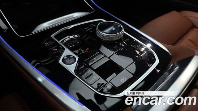 BMW X7 (G07) xDrive 40i M Sport 6인승, 2024 9