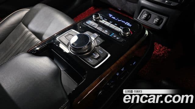 Genesis EQ900 Prestige, 2016 19