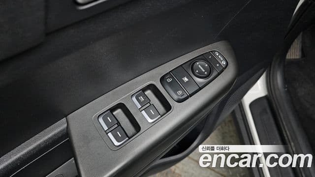 Kia Sportage The / новый Bold Luxury, 2019 13