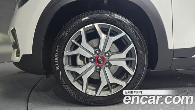 Kia Seltos Signature, 2021 все фото