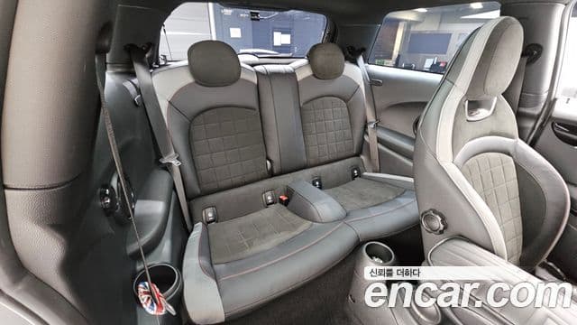 Mini Cooper S 3세대, 2023 12