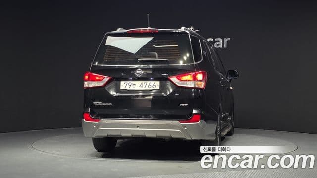 KG모빌리티(SsangYong) Korando 투리스모 4WD RT 11인승, 2015 4