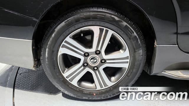 KG모빌리티(SsangYong) Korando 투리스모 4WD RT 11인승, 2015 все фото