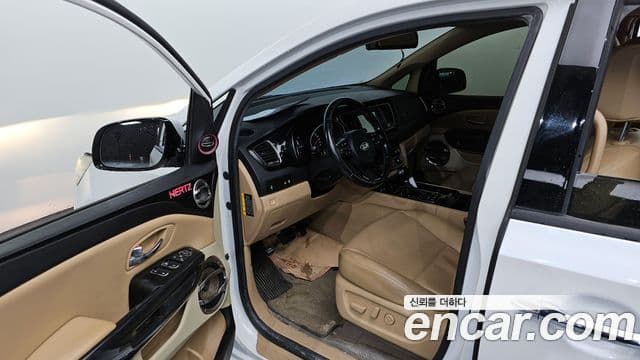 Kia All New Carnival Prestige, 2015 10