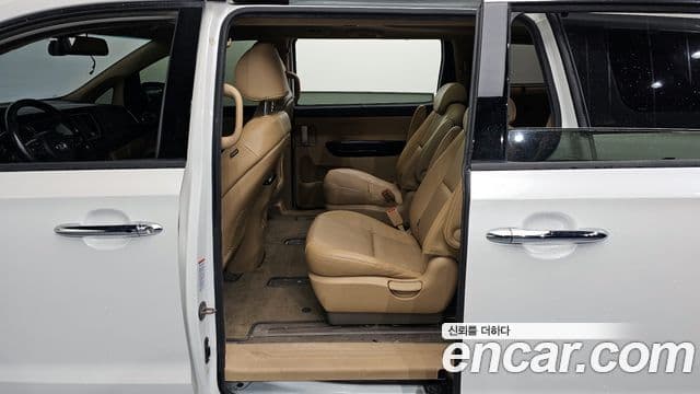 Kia All New Carnival Prestige, 2015 11