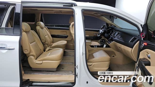 Kia All New Carnival Prestige, 2015 12