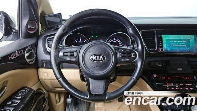 Kia All New Carnival Prestige, 2015 15