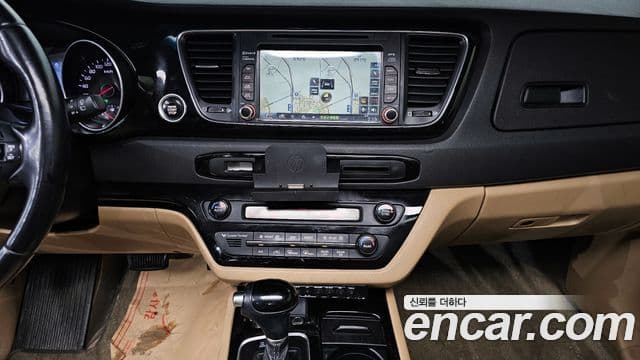 Kia All New Carnival Prestige, 2015 16