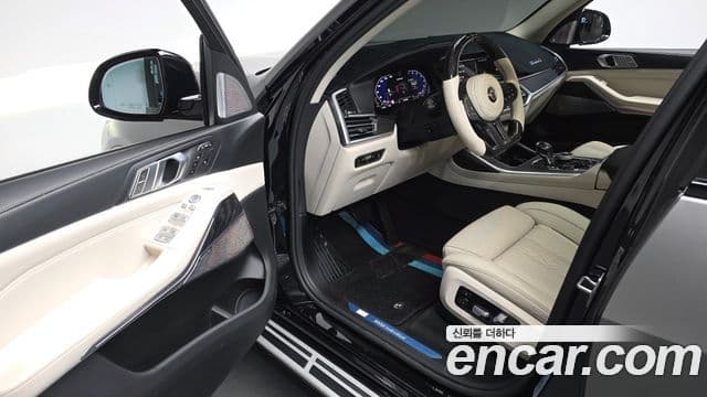 BMW X7 (G07) xDrive 40i Design Pure Excellence 6인승, 2021 10