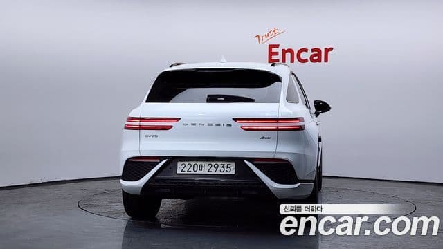 Genesis GV70, 2022 4