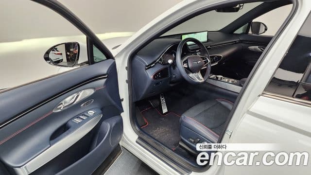 Genesis GV70, 2022 10