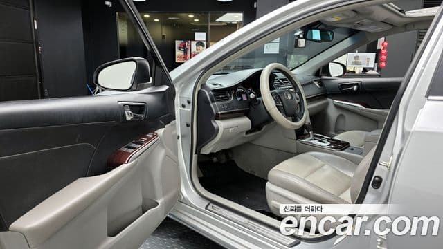 Toyota New 캠리 2.5 XLE, 2013 11