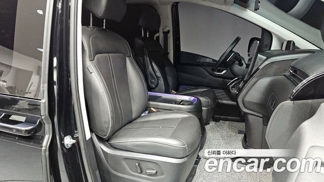 Hyundai Staria Inspiration, 2025 10