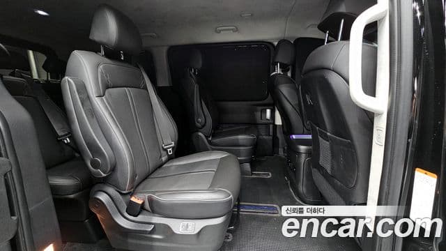 Hyundai Staria Inspiration, 2025 11