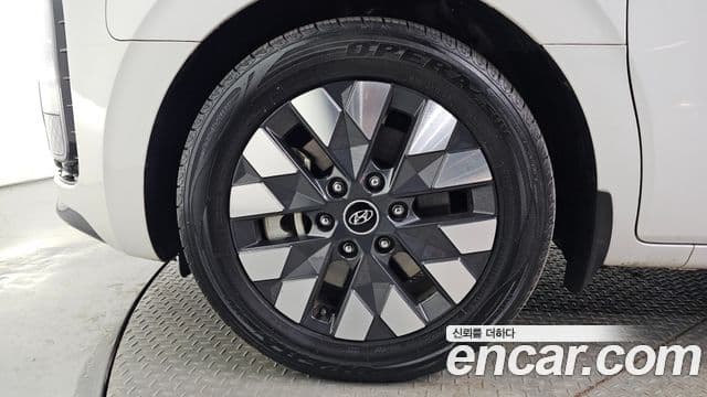 Hyundai Staria Mobility, 2023 все фото