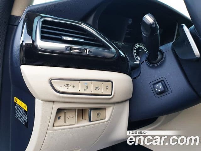 Genesis EQ900 Premium Luxury, 2016 17