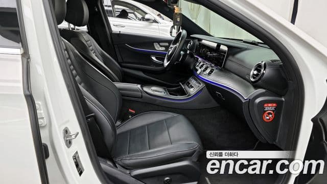 Mercedes-Benz E-класс W213 AMG Line, 2023 11