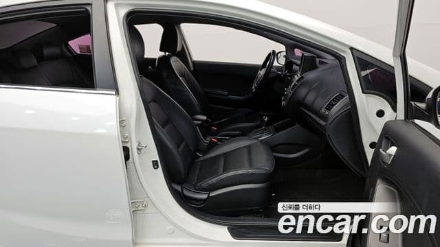 Kia K3 Trendy, 2013 10