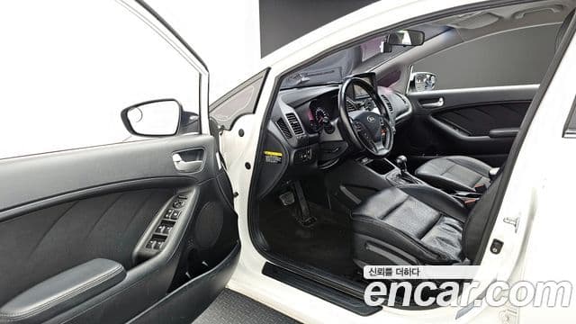 Kia K3 Trendy, 2013 11