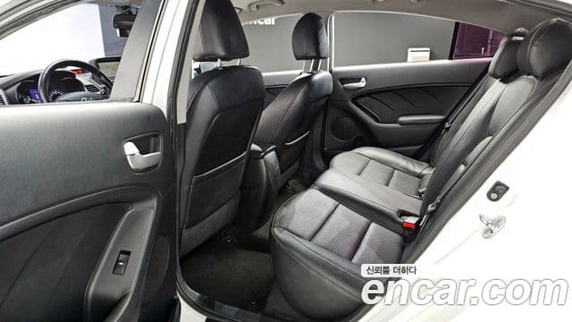 Kia K3 Trendy, 2013 12