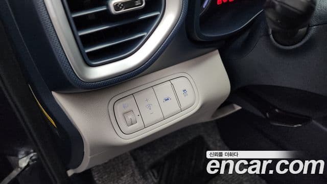 Hyundai Venue 1.6 Flux, 2020 16