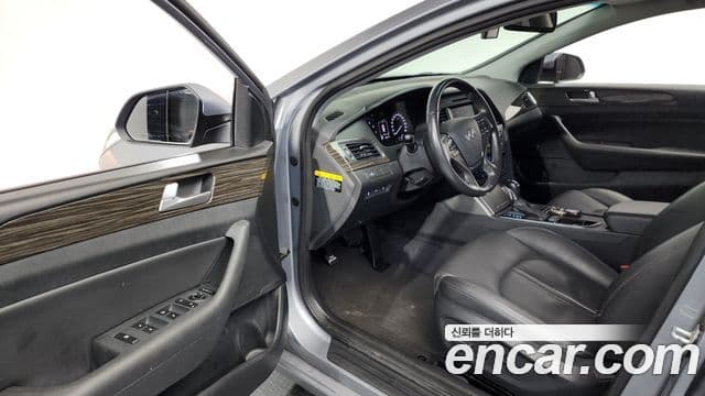 Hyundai LF Sonata 2.0 Smart, 2015 10