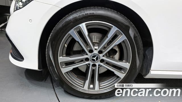 Mercedes-Benz E-класс W213 Avantgarde, 2023 все фото