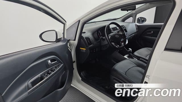 Kia All New Pride Luxury, 2014 11