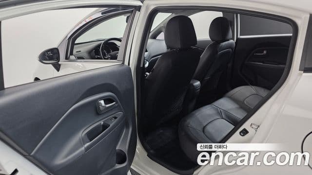 Kia All New Pride Luxury, 2014 18