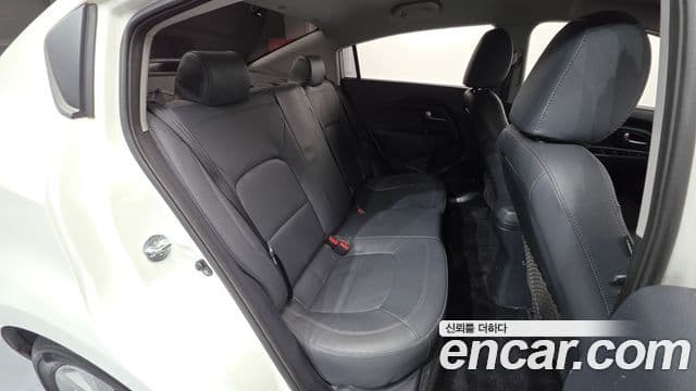 Kia All New Pride Luxury, 2014 19