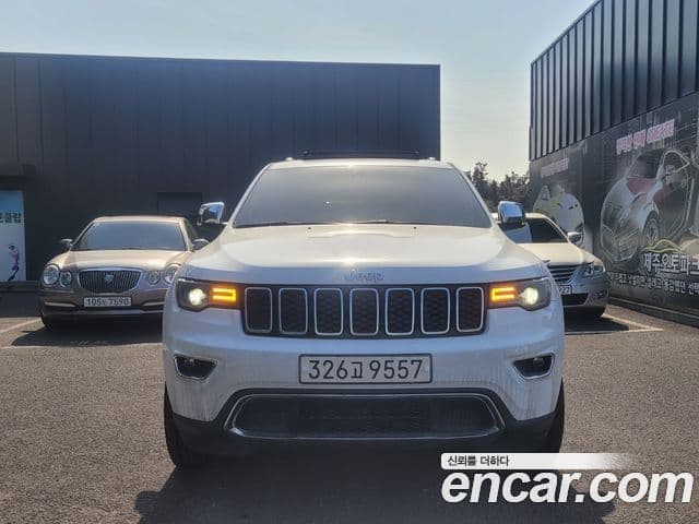 Jeep Grand Cherokee WK2, 2021 1