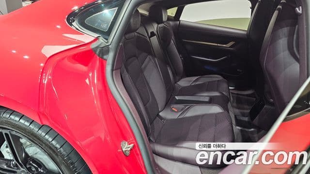 Porsche 타이칸 4S, 2021 12