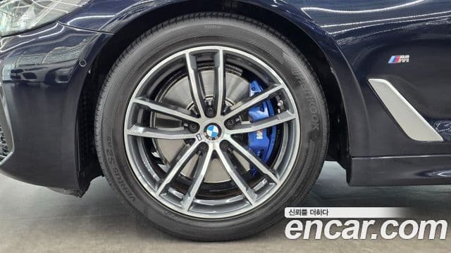 BMW 5시리즈 (G30) 520i M Sport, 2022 все фото