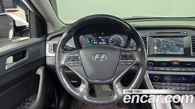 Hyundai LF Sonata гибрид Modern, 2015 13