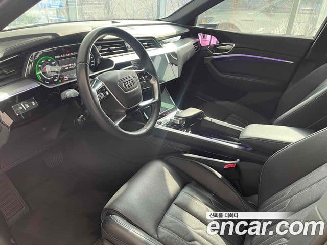 Audi Q8 e-Tron (GE) Premium, 2024 10