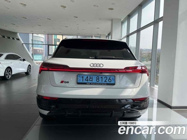 Audi Q8 e-Tron (GE) Premium, 2024 11
