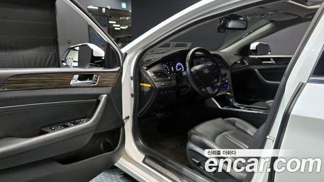 Hyundai LF Sonata Premium, 2015 11