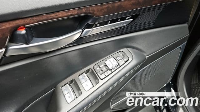 Genesis EQ900 Luxury, 2017 17