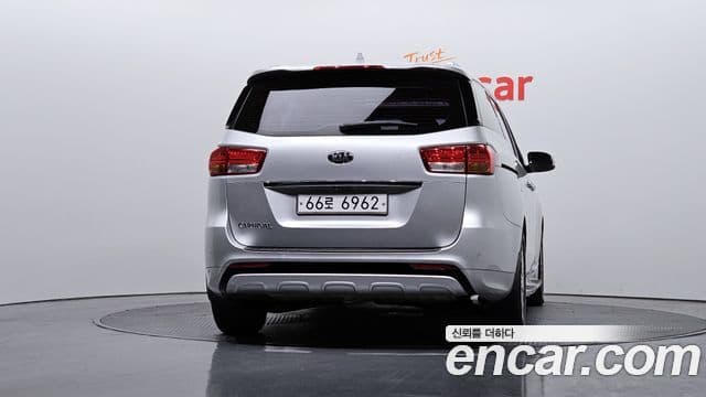 Kia All New Carnival Prestige, 2016 4