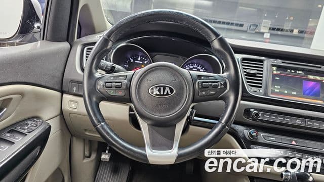 Kia All New Carnival Prestige, 2016 13
