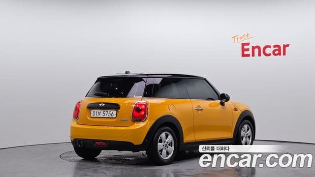 Mini Cooper 3세대, 2017 2