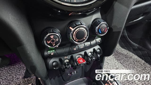 Mini Cooper 3세대, 2017 16