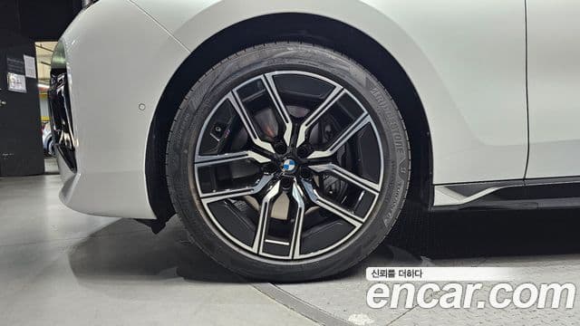 BMW 7시리즈 (G70) 740i xDrive M Sport, 2025 все фото