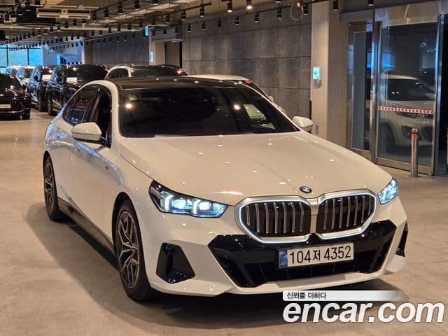 BMW 5시리즈 (G60) 523d M Sport, 2024 1