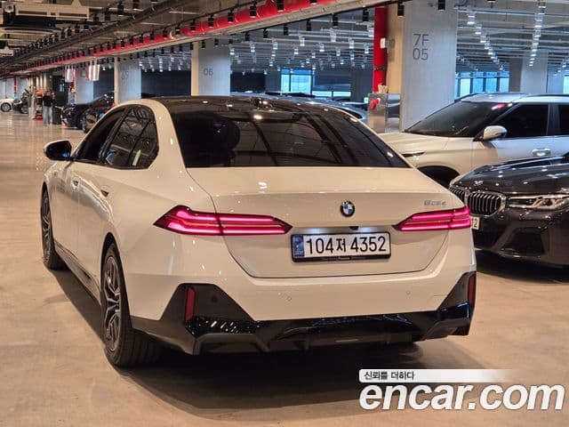 BMW 5시리즈 (G60) 523d M Sport, 2024 4
